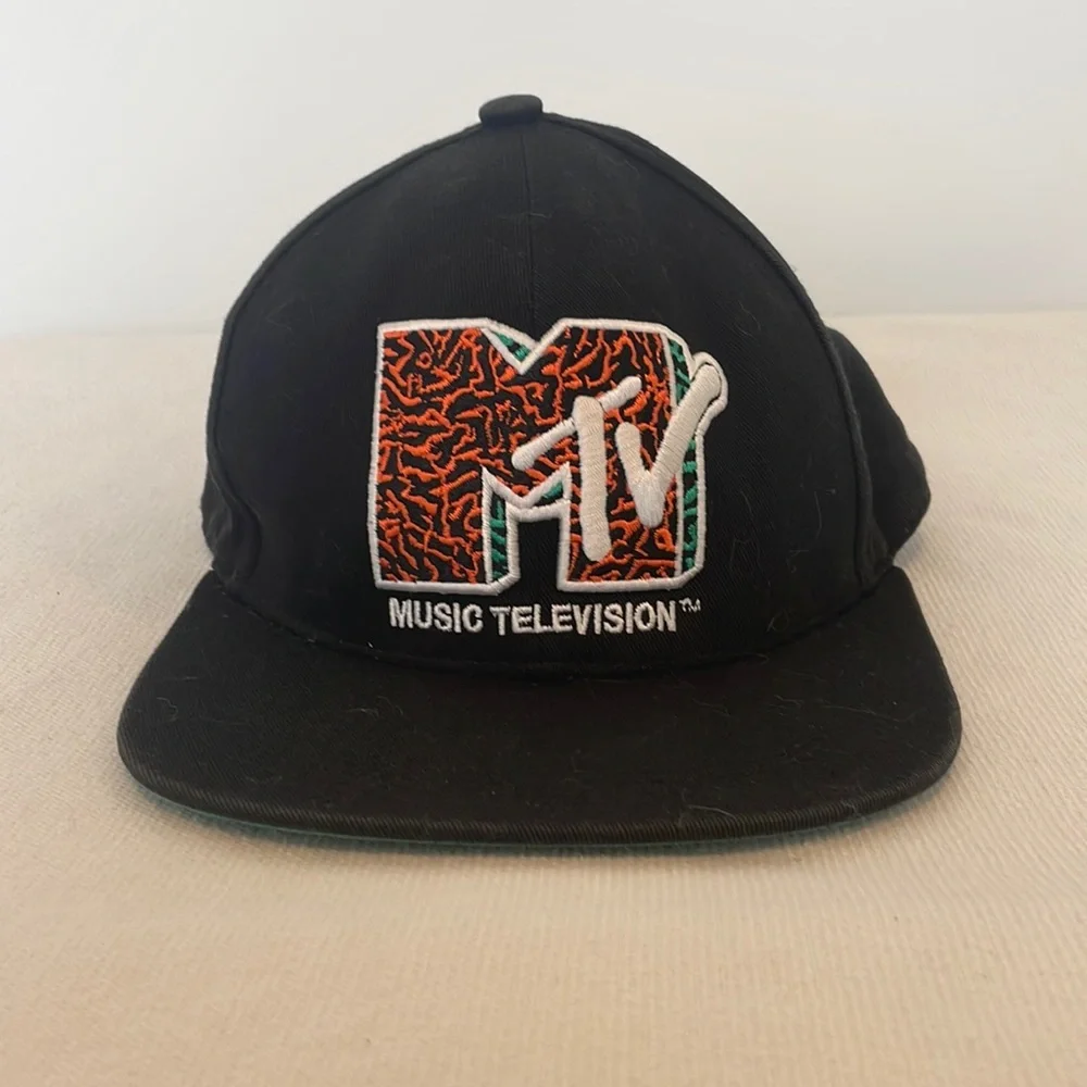 H&M SnapBack hat - Picture 1 of 2